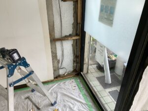 生駒市　店舗　漏水被害　内装一部復旧工事