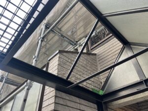 奈良市　マンション　玄関　ガラス屋根　割れ替え　交換工事　ダイタク　DAITAKU　奈良　生駒