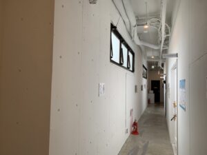 奈良市　写真スタジオ　廊下　壁　天井　塗装工事　奈良　生駒　ダイタク　DAITAKU