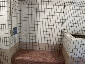 大阪市　サウナ　浴室　タイル補修工事　目地　シーリング　ダイタク